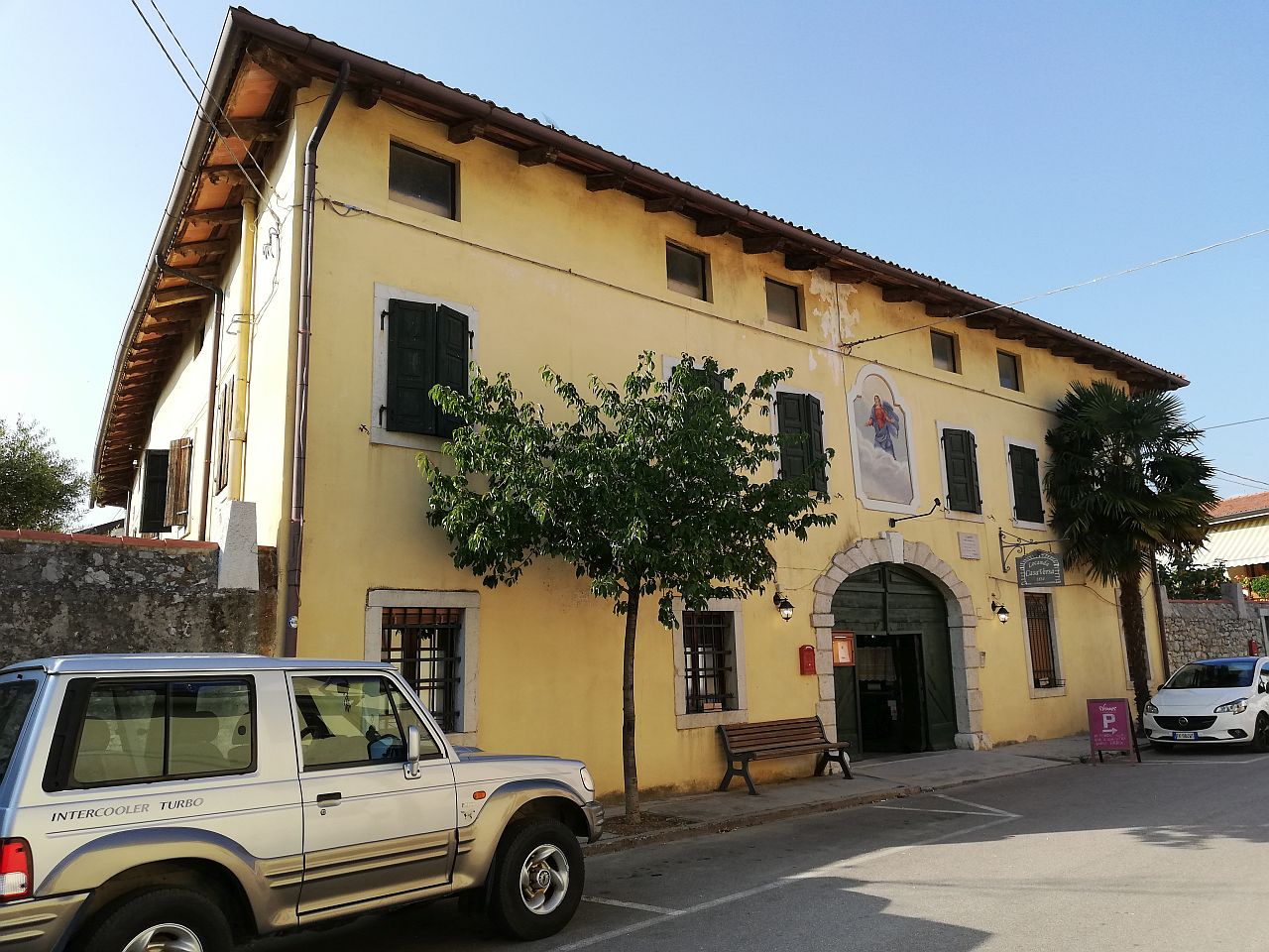Casa Versa Romans
