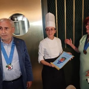 Salerno, il Delegato Giuseppe Dovinola. la Presidente Nazionale Marina Bartolucci Sedmak e la Chef  Anna Pia Daniel  del Ristiorante Gioia di Terra
